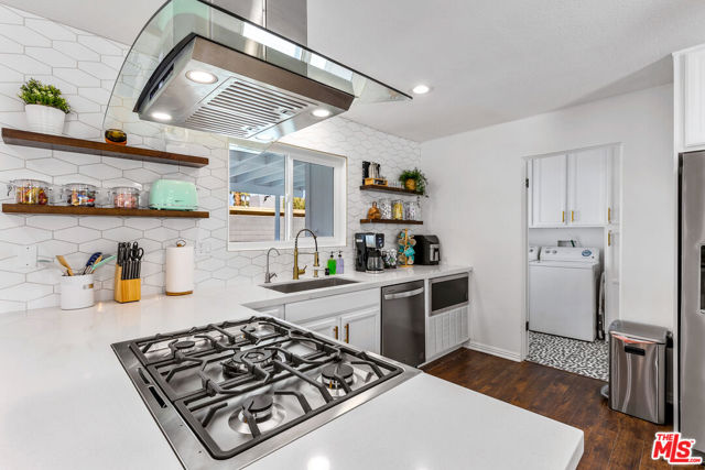 980 N Buttonwillow Circle, Palm Springs CA: https://media.crmls.org/mediaz/6f7d313d-efcc-4d56-ac51-8b6b51b0e4a9.jpg