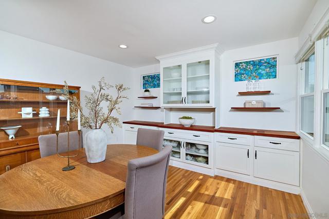 3703 Tomahawk Ln, San Diego CA: https://media.crmls.org/mediaz/6f7d60dc-051f-4c48-994a-b3f8bc93abc5.jpg