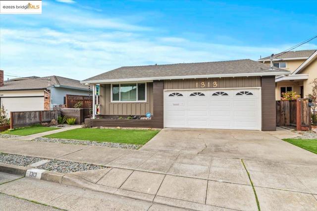 1313 Eastshore Dr, Alameda, California 94501, 3 Bedrooms Bedrooms, ,2 BathroomsBathrooms,Single Family Residence,For Sale,Eastshore Dr,41086493