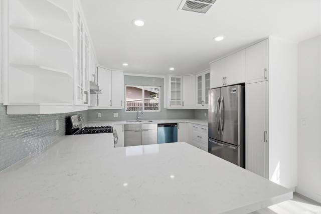 Detail Gallery Image 12 of 28 For 13641 Carriage Rd, Poway,  CA 92064 - 3 Beds | 2 Baths