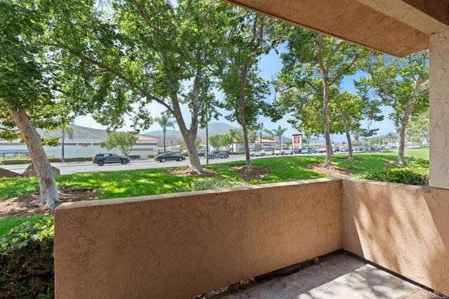 12191 Cuyamaca College Drive, El Cajon CA: https://media.crmls.org/mediaz/6f7e4f77-2029-4b74-8349-de89832c5e41.jpg