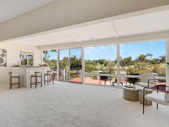 6418 Paseo Delicias, Rancho Santa Fe CA: https://media.crmls.org/mediaz/6f7e77e3-c5b7-47bc-b3a8-e74ec744437a.jpg