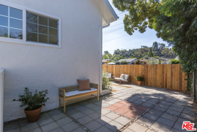 1945 Yosemite Drive, Los Angeles CA: https://media.crmls.org/mediaz/6f7e9cba-74b8-4df0-b7ce-f43d9b414ef9.jpg