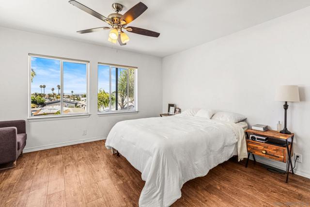 6550 Ponto Dr, Carlsbad CA: https://media.crmls.org/mediaz/6f7e9e6c-674d-4007-b314-526267976dd4.jpg