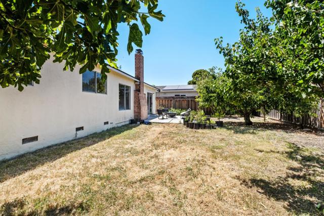 2713 Babe Ruth Drive, San Jose CA: https://media.crmls.org/mediaz/6f7ea724-0dd4-41ea-9cfb-230ed1637cb9.jpg