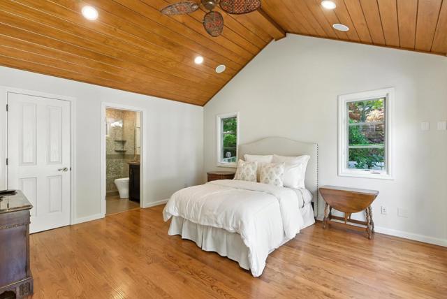 11510 Summit Wood Road, Los Altos Hills CA: https://media.crmls.org/mediaz/6f7f148c-11cc-4709-afdd-933a556fe2fe.jpg