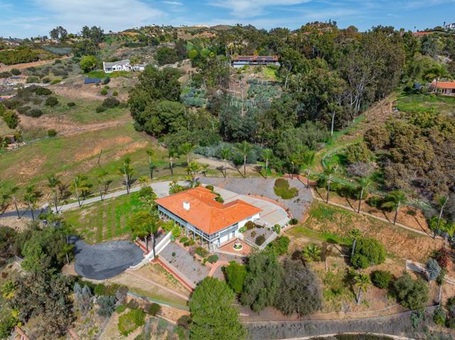 2908 Lakemont Dr, Fallbrook, California 92028, 4 Bedrooms Bedrooms, ,3 BathroomsBathrooms,Single Family Residence,For Sale,Lakemont Dr,240003561SD