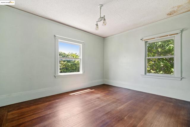 1239 Carleton St, Berkeley CA: https://media.crmls.org/mediaz/6f7fcd01-7321-41f5-9543-df536c8f2bb0.jpg