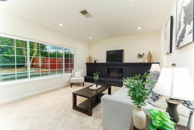 4619 Victoria Ave, Fremont CA: https://media.crmls.org/mediaz/6f810750-a40a-487c-86d4-9ee16de8fa65.jpg