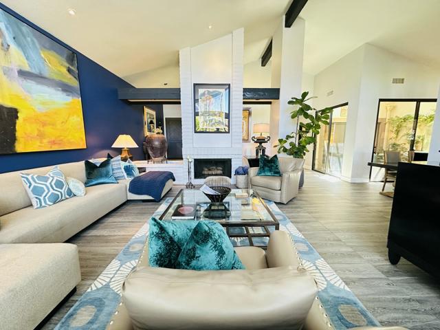 107 Tanglewood Trail, Palm Desert CA: https://media.crmls.org/mediaz/6f811d7c-24c0-43c0-9e50-a27b90e462e7.jpg
