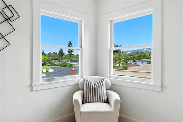 5555 Carlton Street, Oakland CA: https://media.crmls.org/mediaz/6f81a4cb-12a4-49d6-bc87-823f6607bfe7.jpg