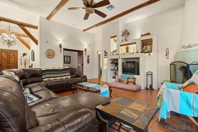 40760 Old Highway 80, Boulevard CA: https://media.crmls.org/mediaz/6f8299ba-7075-4dee-a3b6-471894591321.jpg