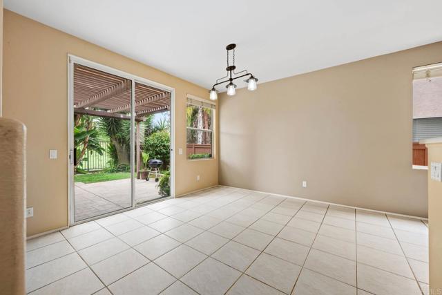 2454 La Costa Avenue, Chula Vista CA: https://media.crmls.org/mediaz/6f82e3d6-7420-44f3-98dc-f5ff73551467.jpg