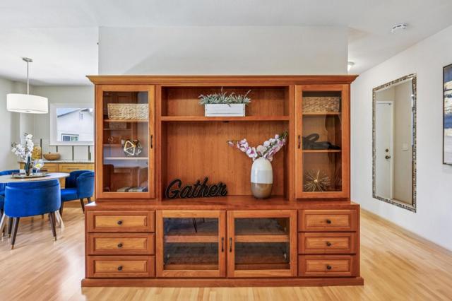 94 Flynn Avenue, Mountain View CA: https://media.crmls.org/mediaz/6f831265-3b3a-4d17-981d-7f47fd2604ee.jpg