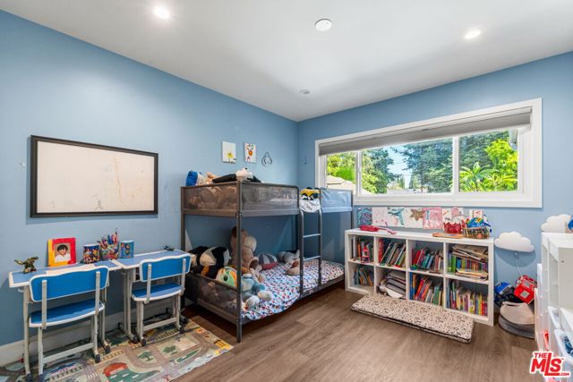 14034 Valerio Street, Van Nuys CA: https://media.crmls.org/mediaz/6f83a409-d581-4bb5-a4de-878867d2f55f.jpg