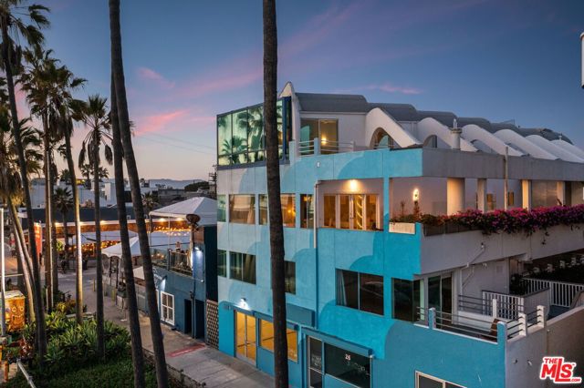  Commercial for Sale in Los Angeles, California
