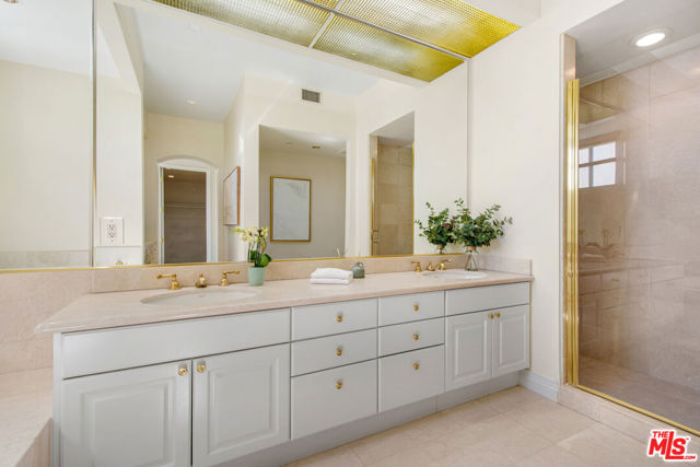 11847 Gorham Avenue, Los Angeles CA: https://media.crmls.org/mediaz/6f84aa80-bb40-4db2-88fc-1926327a9f04.jpg