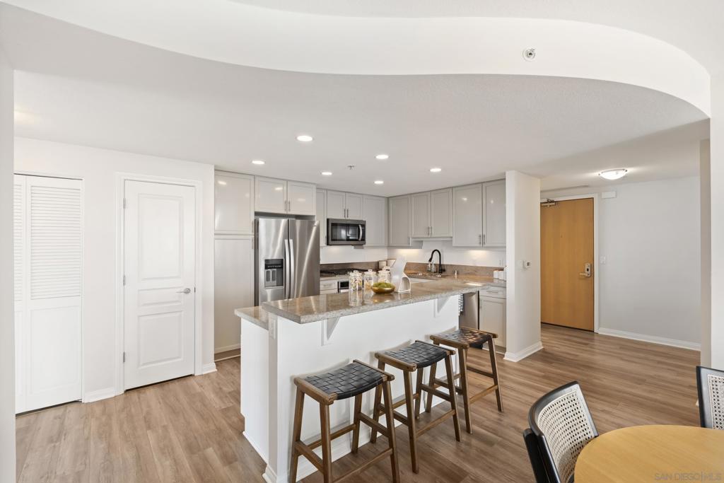 510 1st Ave - photo 3