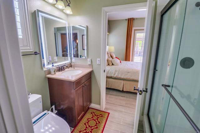 466 Agua Vista Dr, Chula Vista CA: https://media.crmls.org/mediaz/6f85bf90-118c-4cc0-968f-5eb491fb139f.jpg