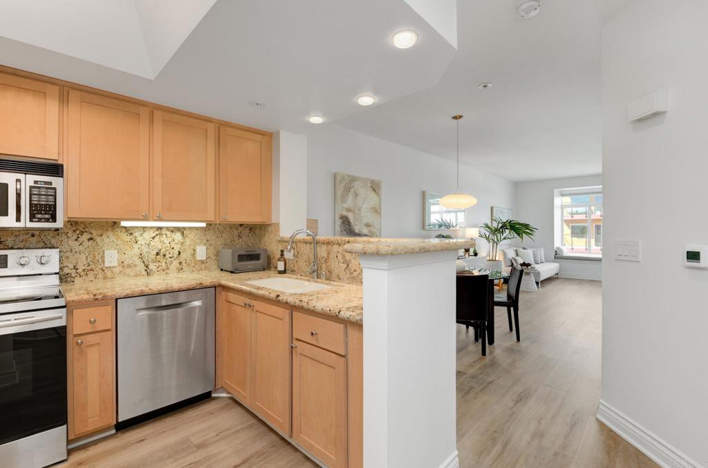2400 5th Ave - photo 5
