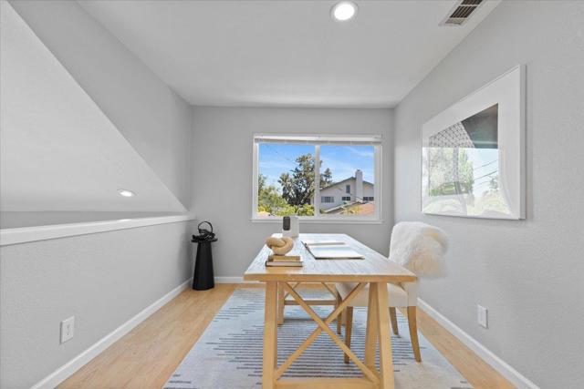 1694 Nighthawk Terrace, Sunnyvale CA: https://media.crmls.org/mediaz/6f8737a1-6419-4140-bdcc-4eb47a098f29.jpg