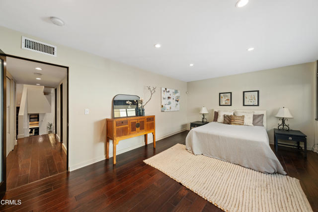 Detail Gallery Image 23 of 37 For 11915 Gorham Ave #3,  Los Angeles,  CA 90049 - 2 Beds | 2 Baths