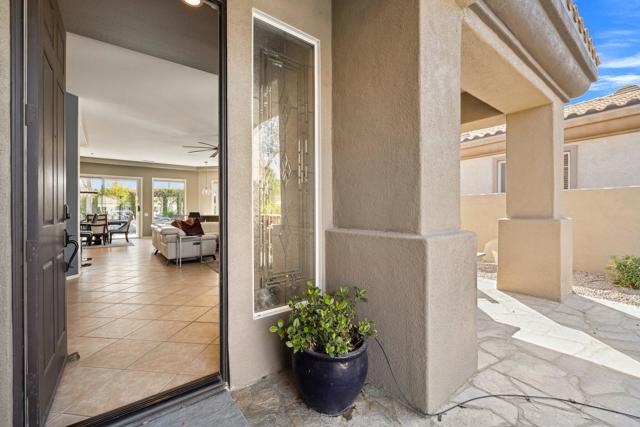 47410 Via Florence, La Quinta CA: https://media.crmls.org/mediaz/6f874994-107a-4d65-b373-1e7293a9235c.jpg