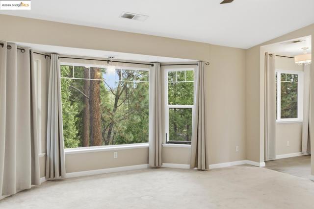 2136 Silver DR, Arnold CA: https://media.crmls.org/mediaz/6f87570d-7dcf-48bb-94b9-ba503b9ed181.jpg