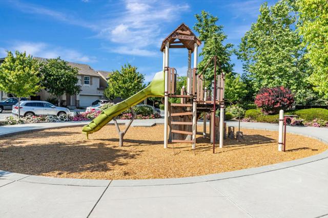 51 Koror Lane, Gilroy CA: https://media.crmls.org/mediaz/6f879092-a1ef-4b13-8cf1-0f94117cc8da.jpg