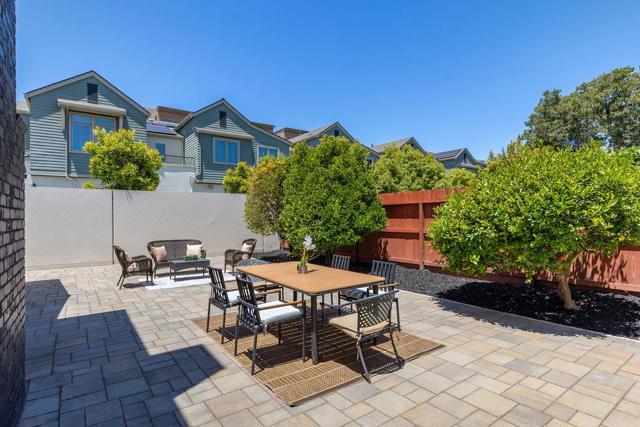 1032 Toyon Drive, Burlingame CA: https://media.crmls.org/mediaz/6f879bda-06e7-4197-8836-25e2ef547256.jpg