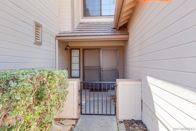 427 Conifer Glen, Escondido CA: https://media.crmls.org/mediaz/6f883225-01a9-449a-a44b-ee25f9d87aab.jpg