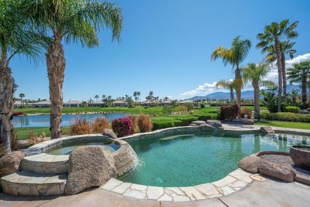 51686 Via Sorrento, La Quinta CA: https://media.crmls.org/mediaz/6f887fe2-be4c-4865-9ce9-d6c74889ace6.jpg