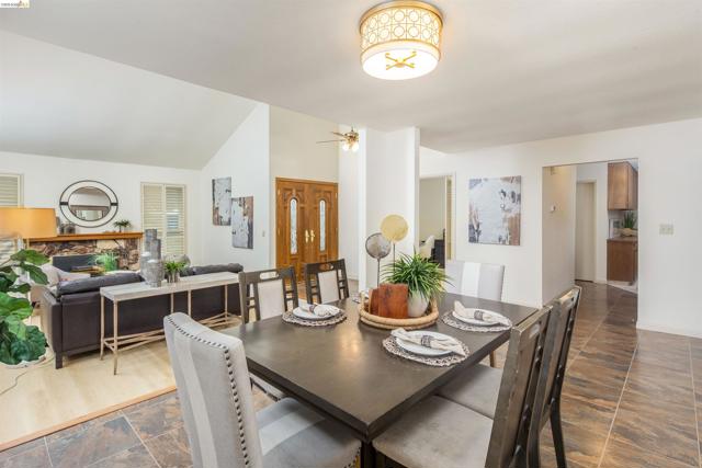 Image 10 of 59 For 3237 Vera Cruz Dr