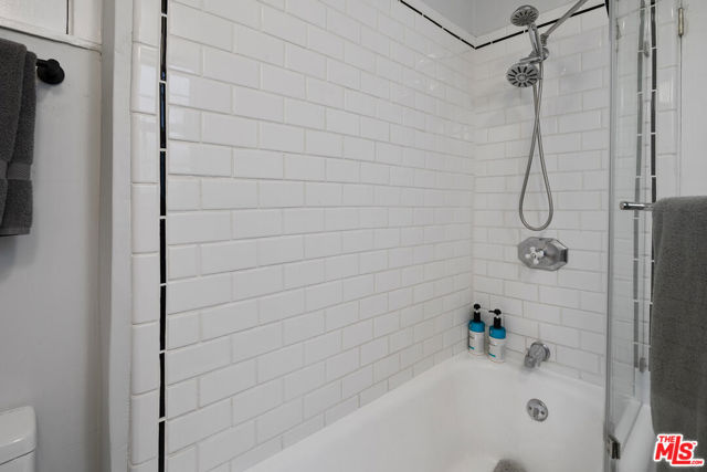 2059 Laurel Canyon Boulevard, Los Angeles CA: https://media.crmls.org/mediaz/6f89a605-a933-4b1f-829f-1867fec6a94e.jpg