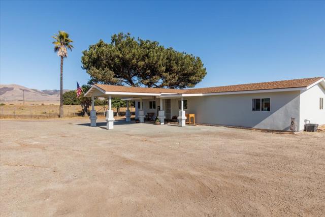 840 S Oak Glen Avenue, Nipomo CA: https://media.crmls.org/mediaz/6f8a3490-37ed-4273-b314-32d668ea6a03.jpg