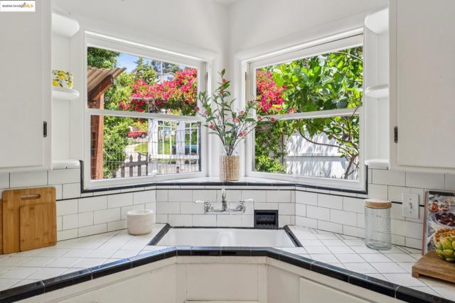 30 Benson Ave, Vallejo CA: https://media.crmls.org/mediaz/6f8a3636-1332-44f2-9039-48f496017558.jpg
