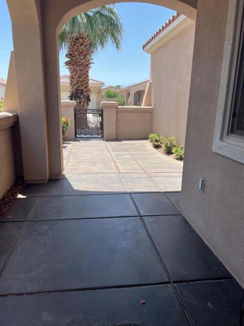 Image 1 of 20 For 81638 Avenida Parito