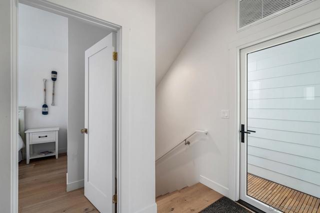 924 D Avenue, Coronado CA: https://media.crmls.org/mediaz/6f8acb78-606b-49e8-9db1-1a688e93a8fd.jpg
