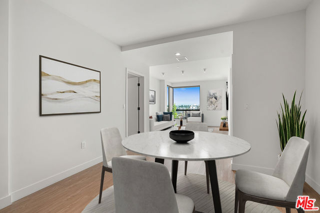 3688 Overland Avenue, Los Angeles CA: https://media.crmls.org/mediaz/6f8af3c1-0871-40a7-b118-343058ab8607.jpg