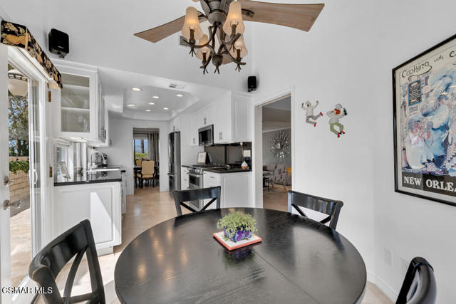 13101 Thomasville Court, Moorpark CA: https://media.crmls.org/mediaz/6f8b238d-4fdc-4175-b137-8078ad0ea475.jpg