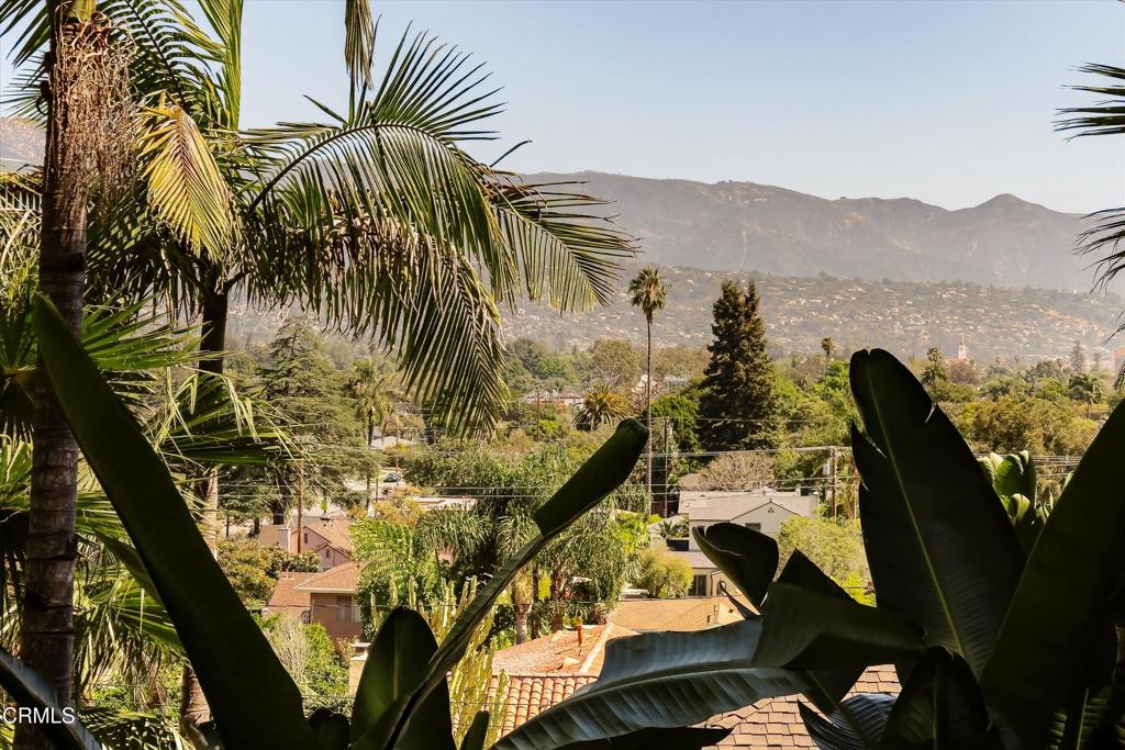 https://media.crmls.org/mediaz/6f8cf214-39c1-4f0f-9a8f-6b1406615b33.jpg?preset=X-Large