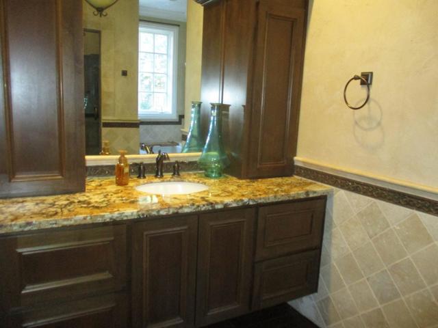 8950 Rancho Hills Drive, Gilroy CA: https://media.crmls.org/mediaz/6f8dc6f2-c28e-47c5-8561-4361d6029749.jpg