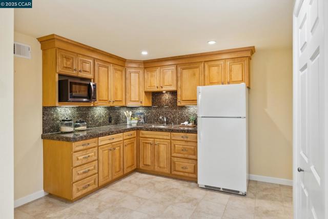 210 Still Creek Rd, Danville CA: https://media.crmls.org/mediaz/6f8e2970-61c2-40a7-9ba1-16430e58697c.jpg