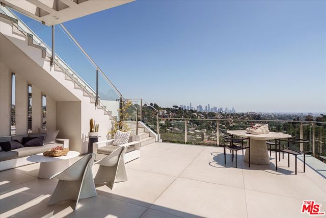 3042 Landa Street, Los Angeles CA: https://media.crmls.org/mediaz/6f8e96fc-a806-42ec-93e1-1ba4274a401d.jpg