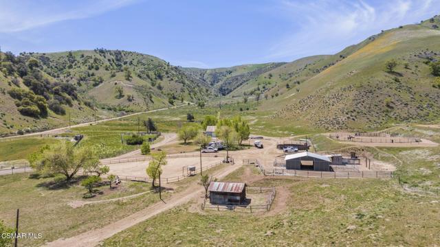 2837 Clear Canyon Road, Lebec CA: https://media.crmls.org/mediaz/6f8f18f1-ca10-42fd-be6f-5505047b501a.jpg