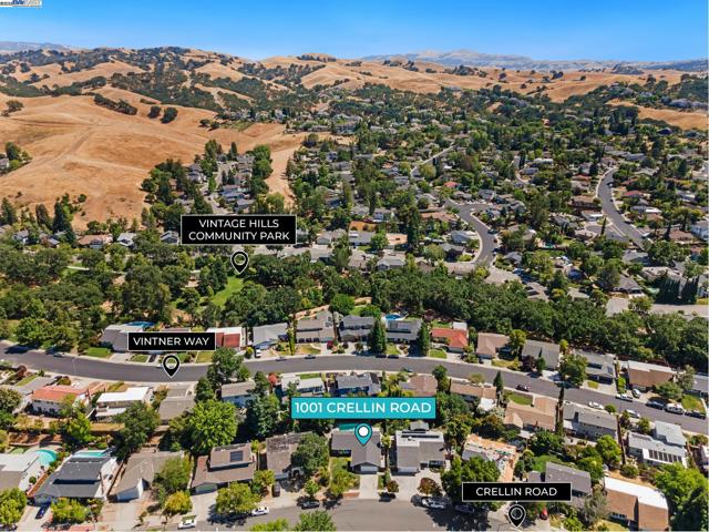 1001 Crellin Rd, Pleasanton CA: https://media.crmls.org/mediaz/6f8f6fa3-49c8-4a39-9938-b31502ddf872.jpg