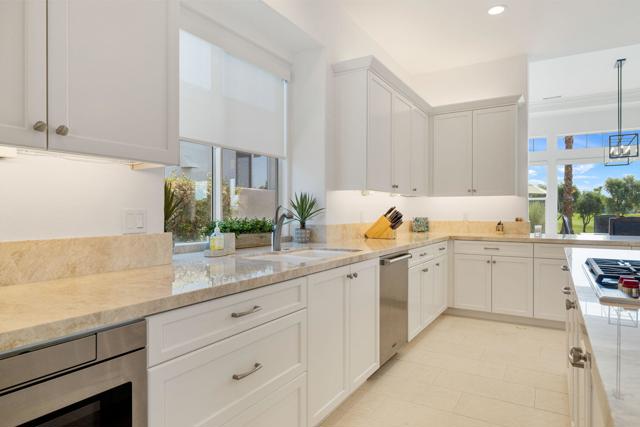51464 Marbella Court, La Quinta CA: https://media.crmls.org/mediaz/6f900a61-05b1-4455-96c9-14ac86c74229.jpg