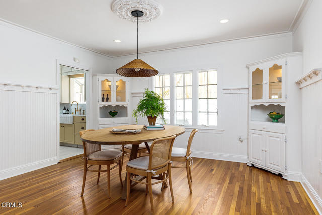 1159 N Chester Avenue, Pasadena CA: https://media.crmls.org/mediaz/6f90a1ed-1e61-4e20-a7bc-fdecb2e4a45c.jpg