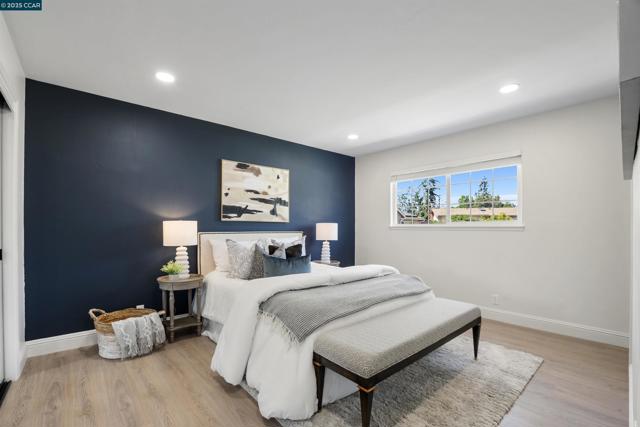 5182 La Corte Bonita, Concord CA: https://media.crmls.org/mediaz/6f90ea14-16b6-4958-b624-9fff7d9c134d.jpg