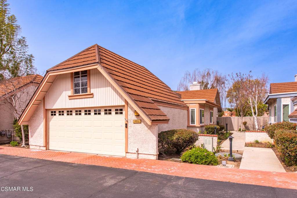 1976 Suntree Lane A, Simi Valley, CA 93063